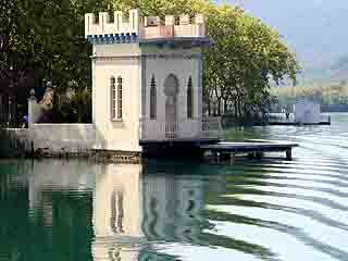 صور Lake of Banyoles بحيرة